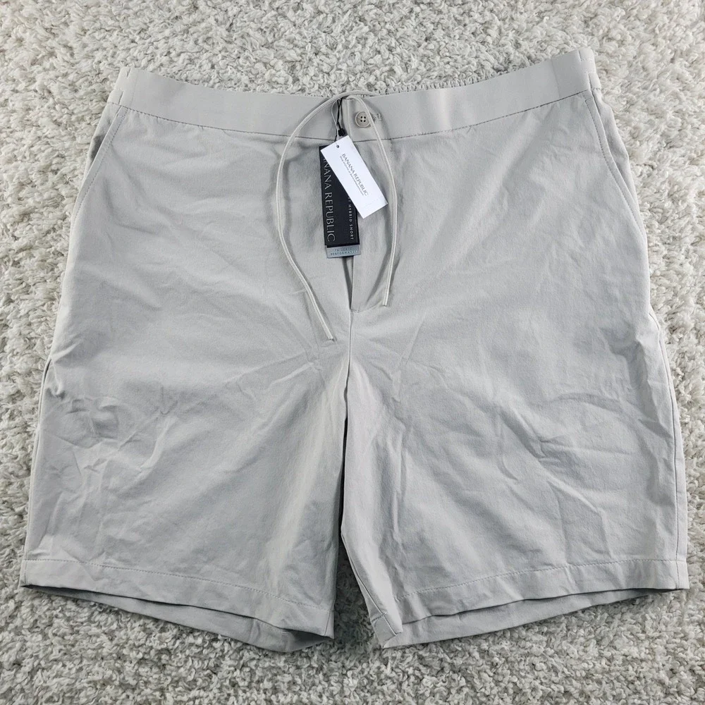 Banana Republic Hybrid Short Men's 38‎ 9